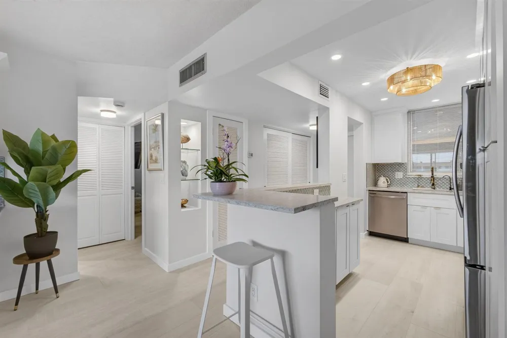 100 Paradise Harbour Boulevard #307 North Palm Beach, FL 33408