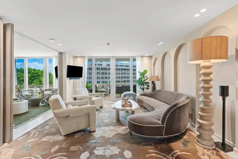 100 Sunrise Avenue #418