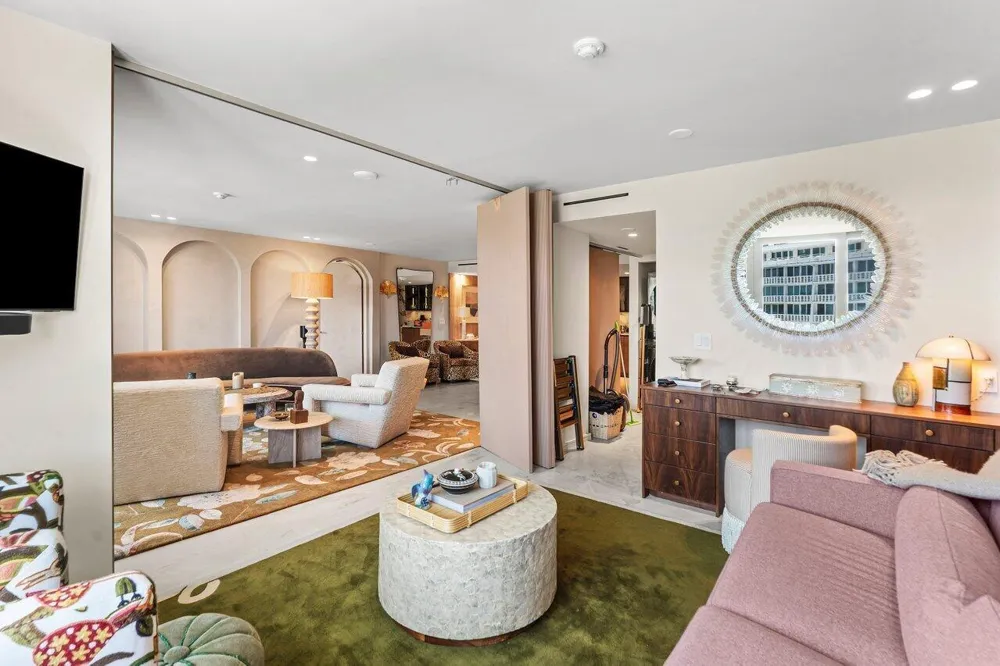 100 Sunrise Avenue #418 Palm Beach, FL 33480