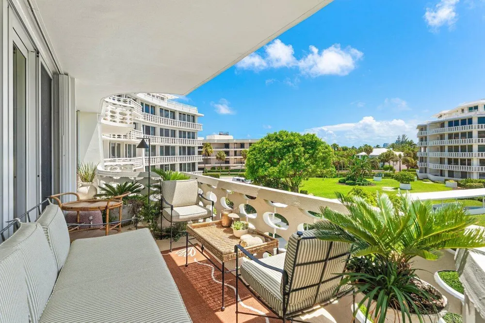 100 Sunrise Avenue #418 Palm Beach, FL 33480