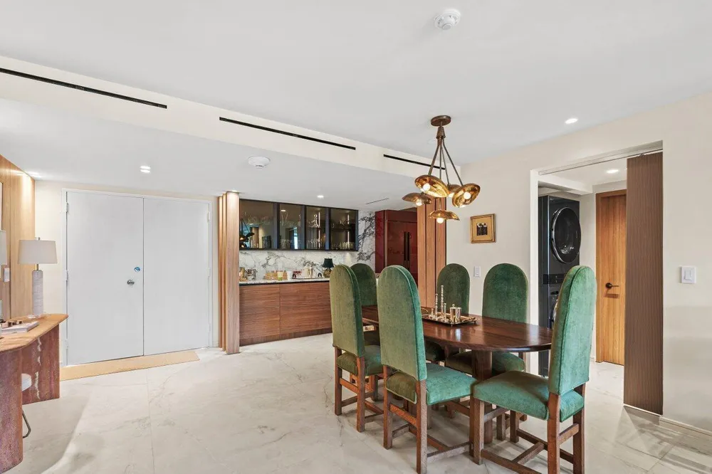 100 Sunrise Avenue #418 Palm Beach, FL 33480