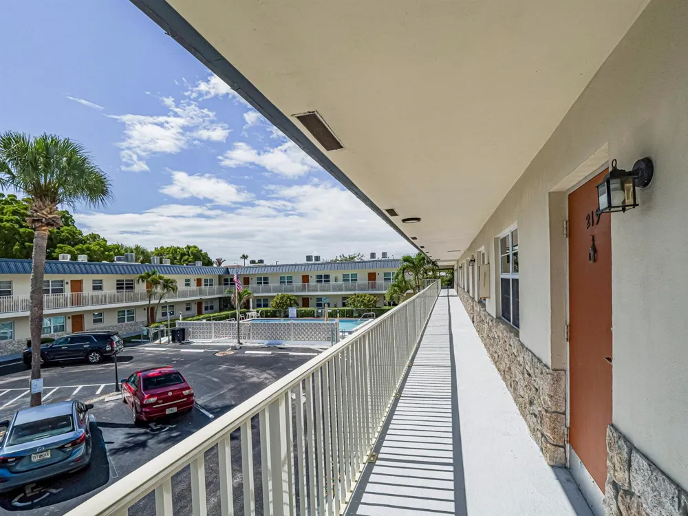 923 22nd Place #219 Vero Beach, FL 32960