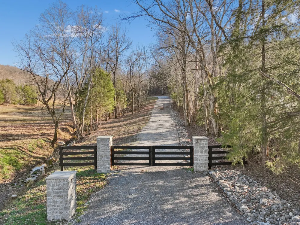215 Hickman Creek Road S Hickman, TN 38567