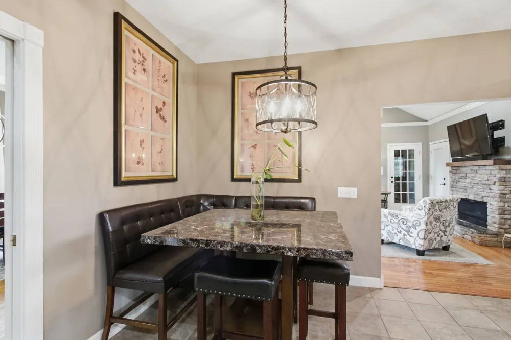 1305 Oakbrook Dr Paris, TN 38242