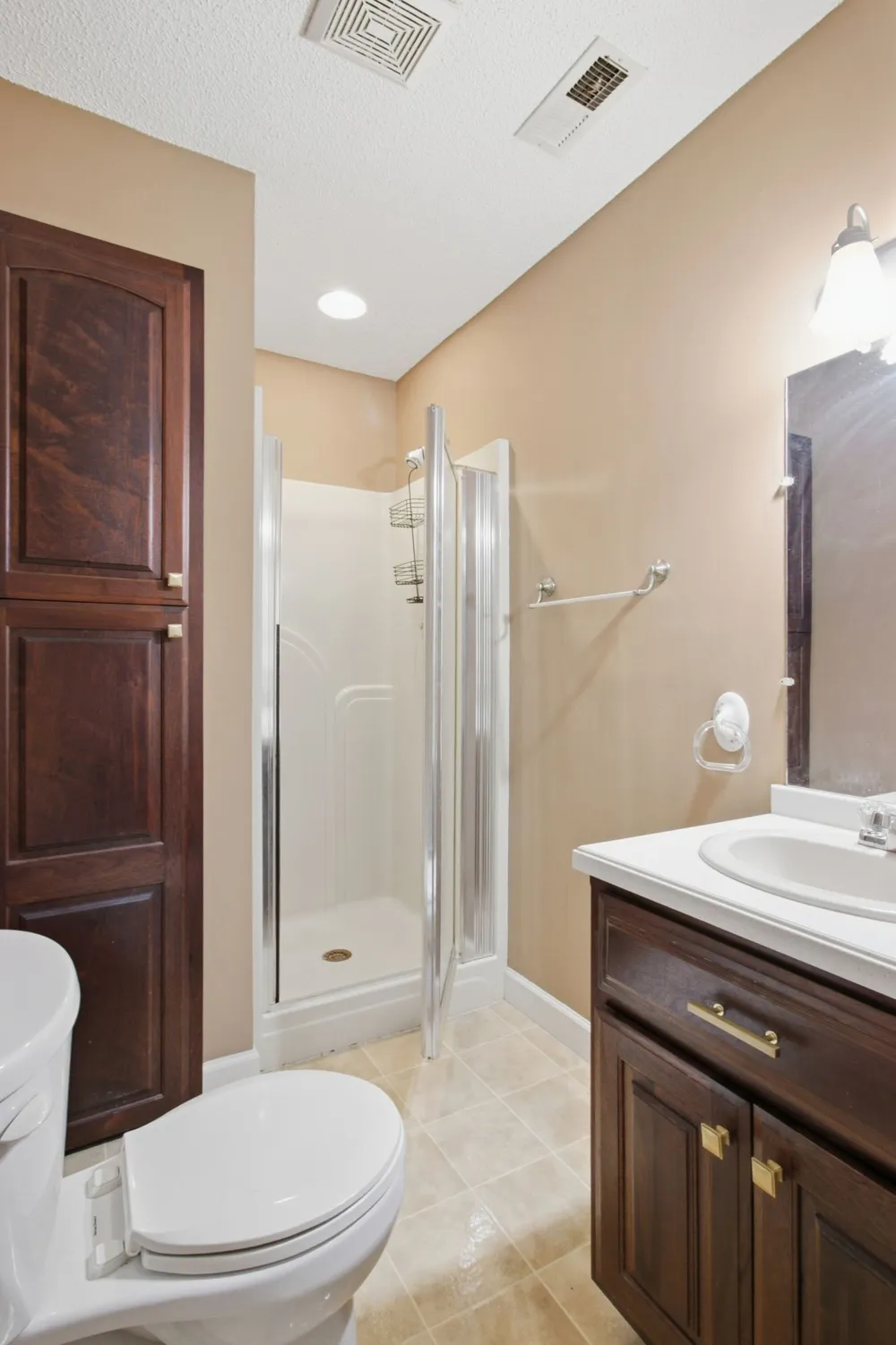 1305 Oakbrook Dr Paris, TN 38242