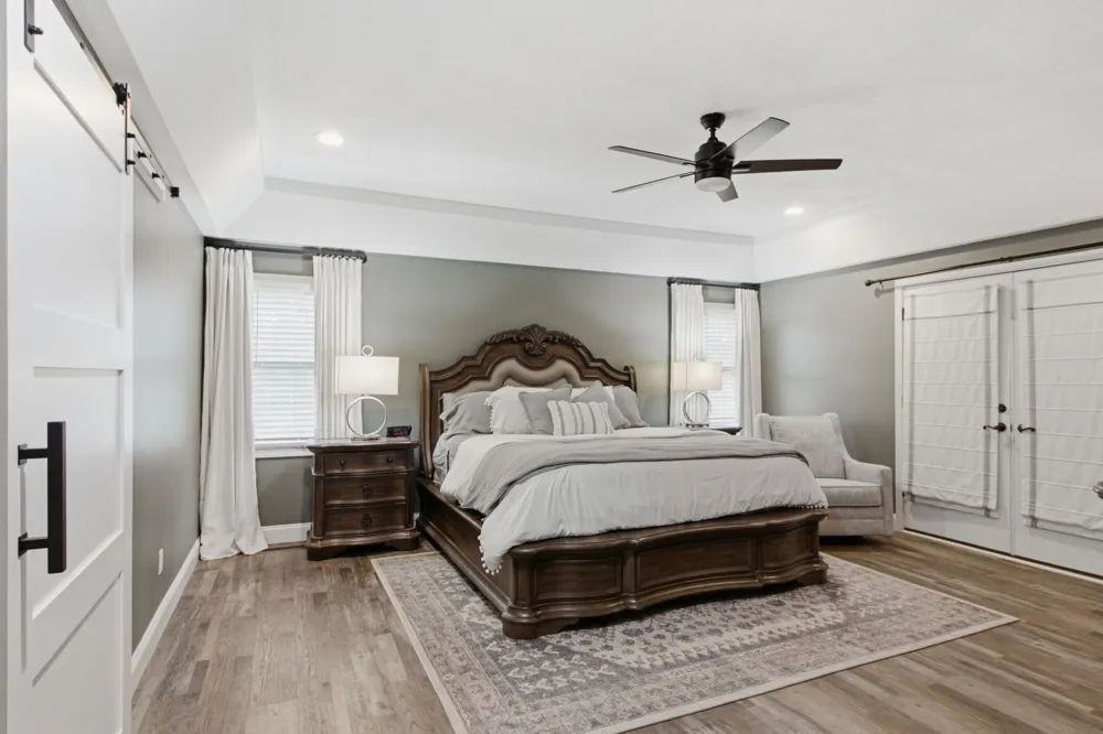 1305 Oakbrook Dr Paris, TN 38242