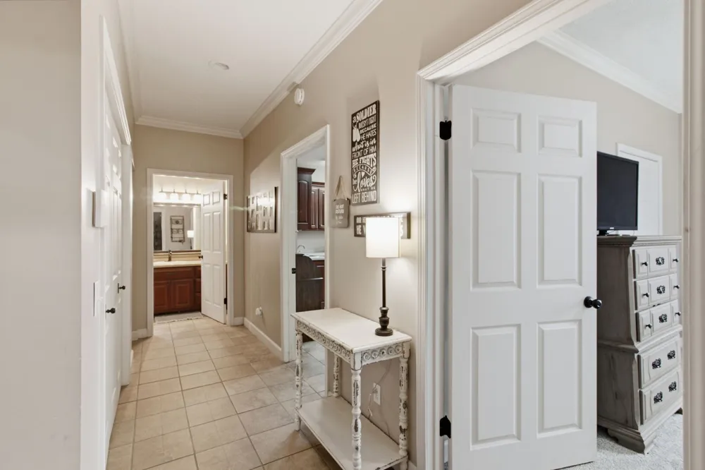 1305 Oakbrook Dr Paris, TN 38242