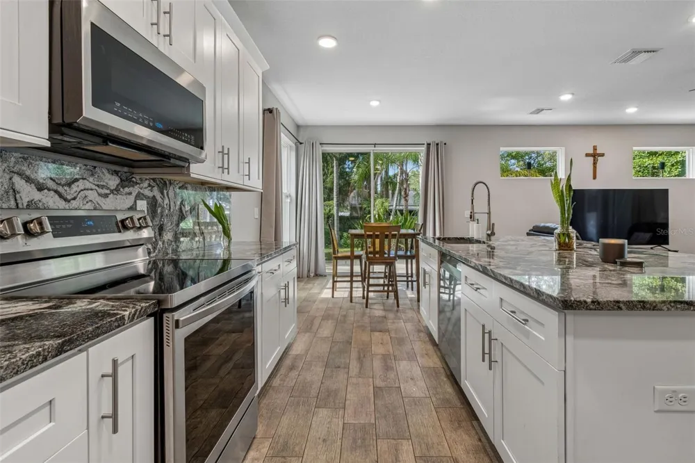21620 TEAL COURT Lutz, FL 33549