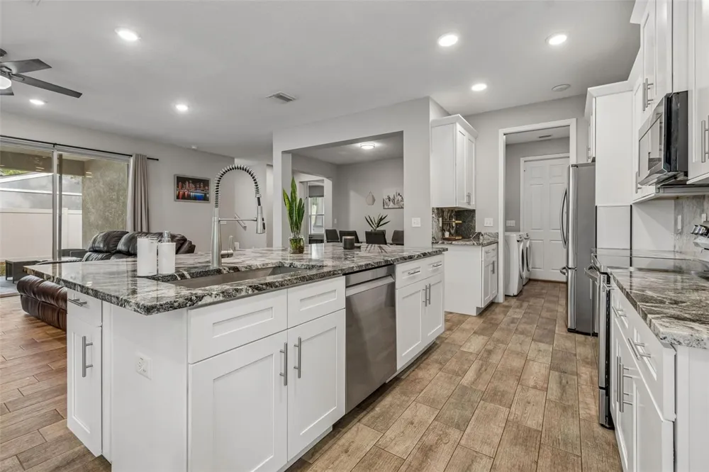21620 TEAL COURT Lutz, FL 33549