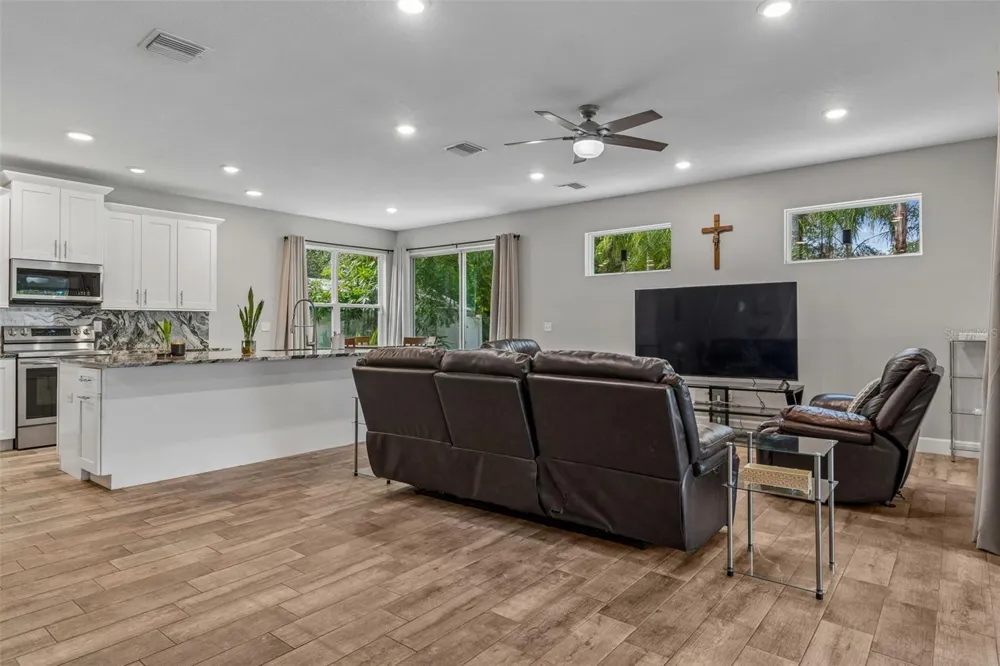 21620 TEAL COURT Lutz, FL 33549