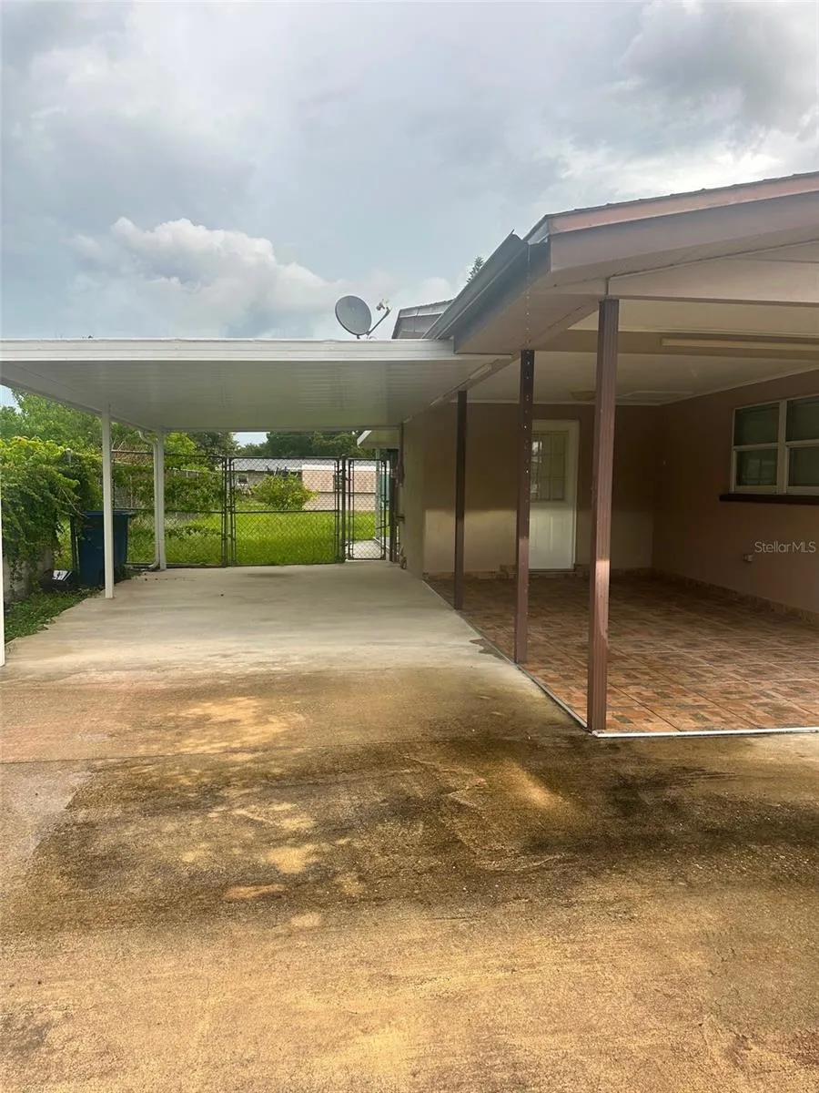 2106 AVALON ROAD Sebring, FL 33870