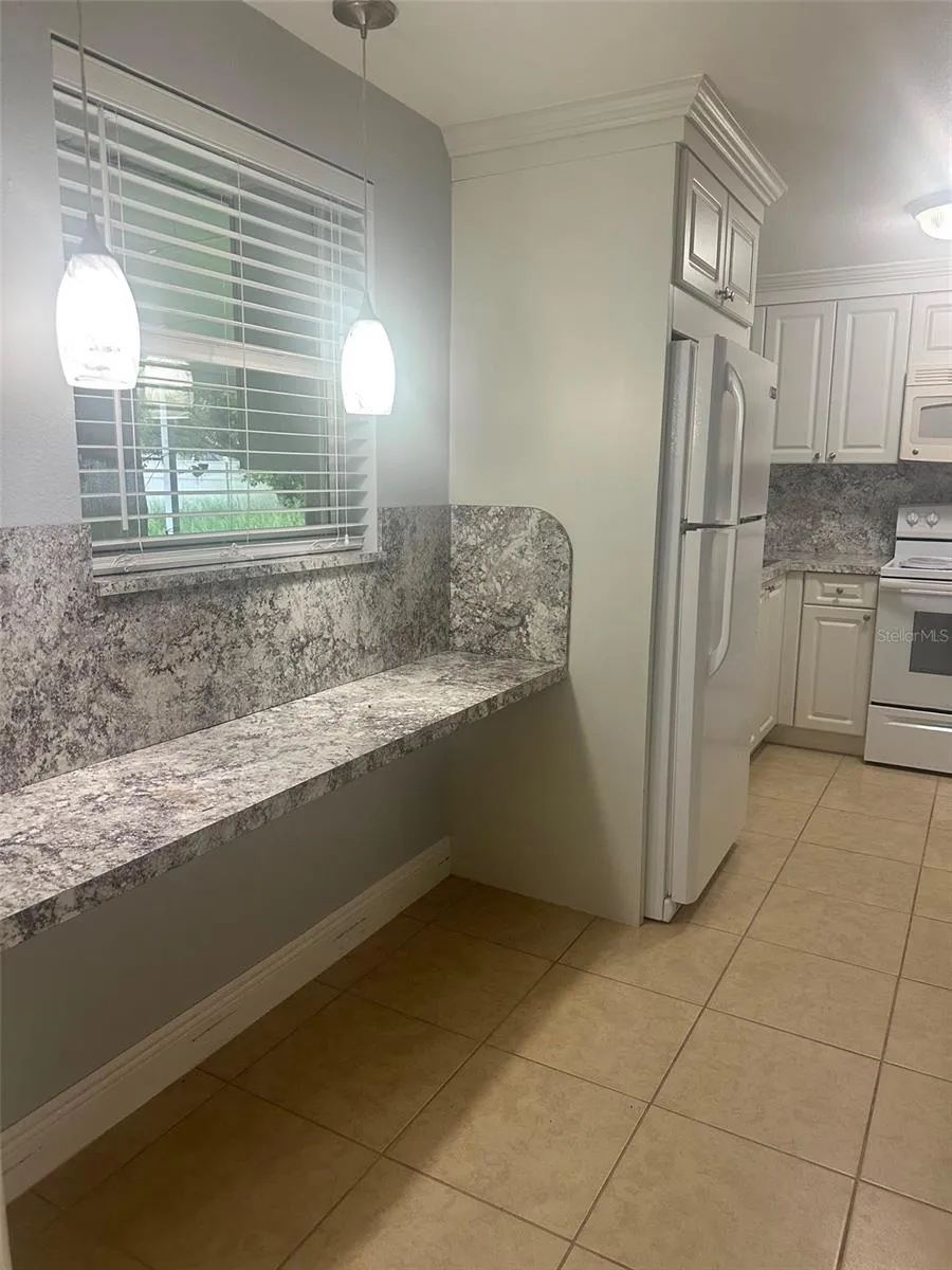 2106 AVALON ROAD Sebring, FL 33870