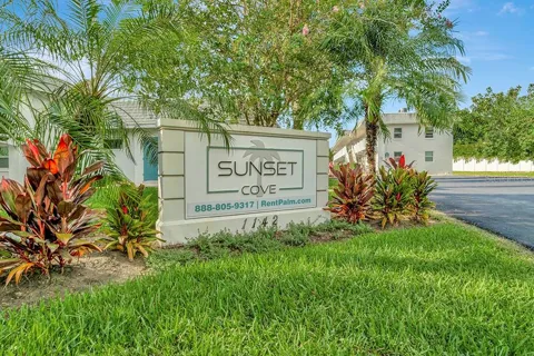 1142 SUNSET POINT ROAD