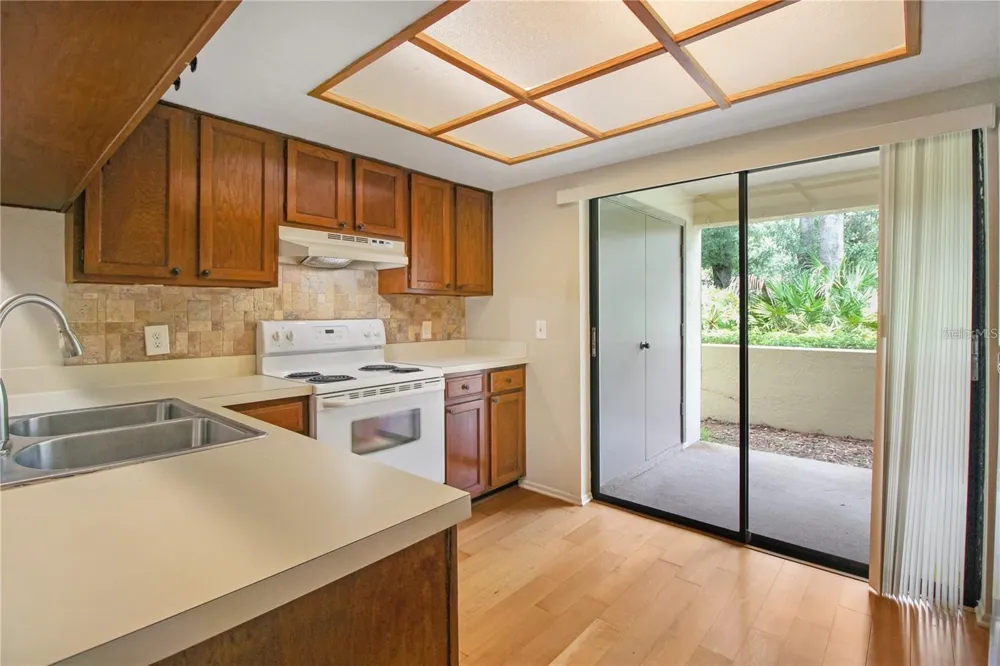 135 WOODLAKE WYNDE #135 Oldsmar, FL 34677