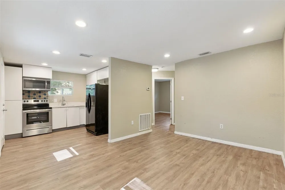 5000 HUPPEL AVENUE Orlando, FL 32811