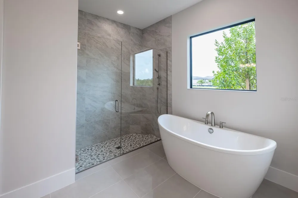 257 BLUE PEARL CT. Sarasota, FL 34240