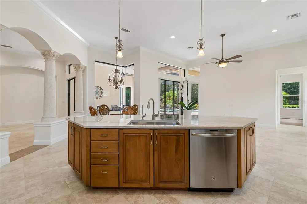 7222 LAKE FOREST GLEN Bradenton, FL 34202
