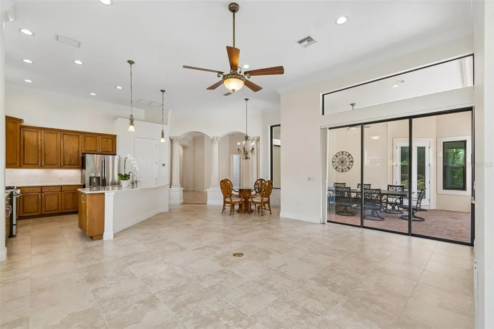 7222 LAKE FOREST GLEN Bradenton, FL 34202