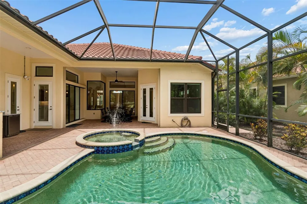7222 LAKE FOREST GLEN Bradenton, FL 34202