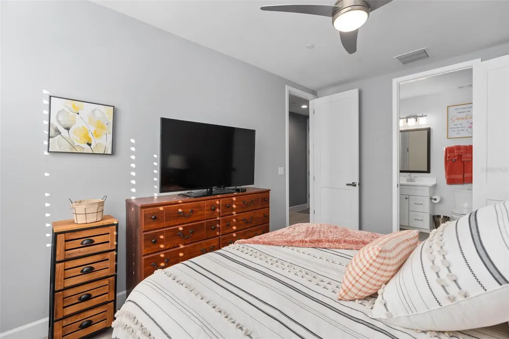 129 S PARK AVENUE Winter Garden, FL 34787