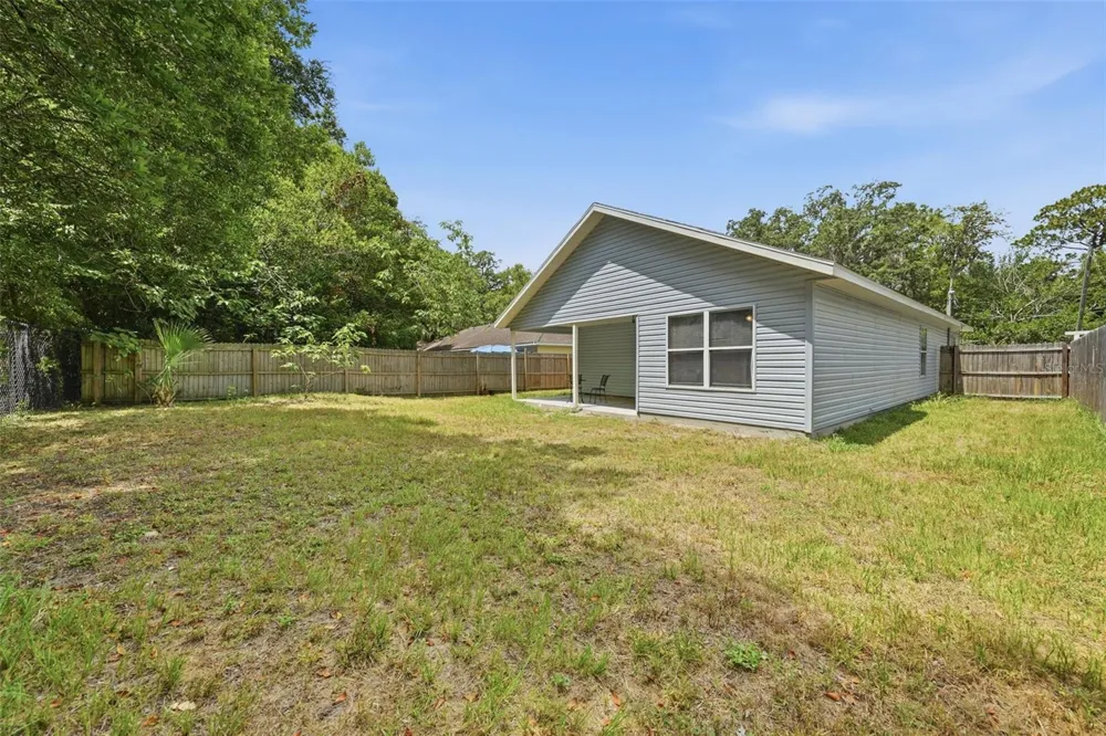 2611 NW 1ST AVENUE ocala, FL 34475
