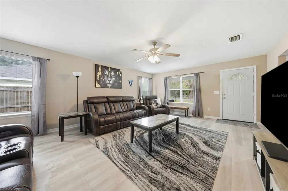 2611 NW 1ST AVENUE ocala, FL 34475