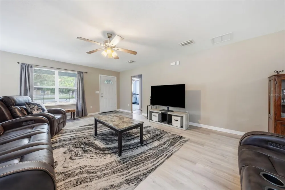 2611 NW 1ST AVENUE ocala, FL 34475