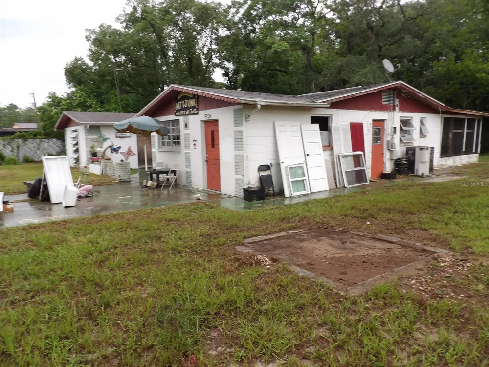 9706 MOON LAKE RD New Port Richey, FL 34654