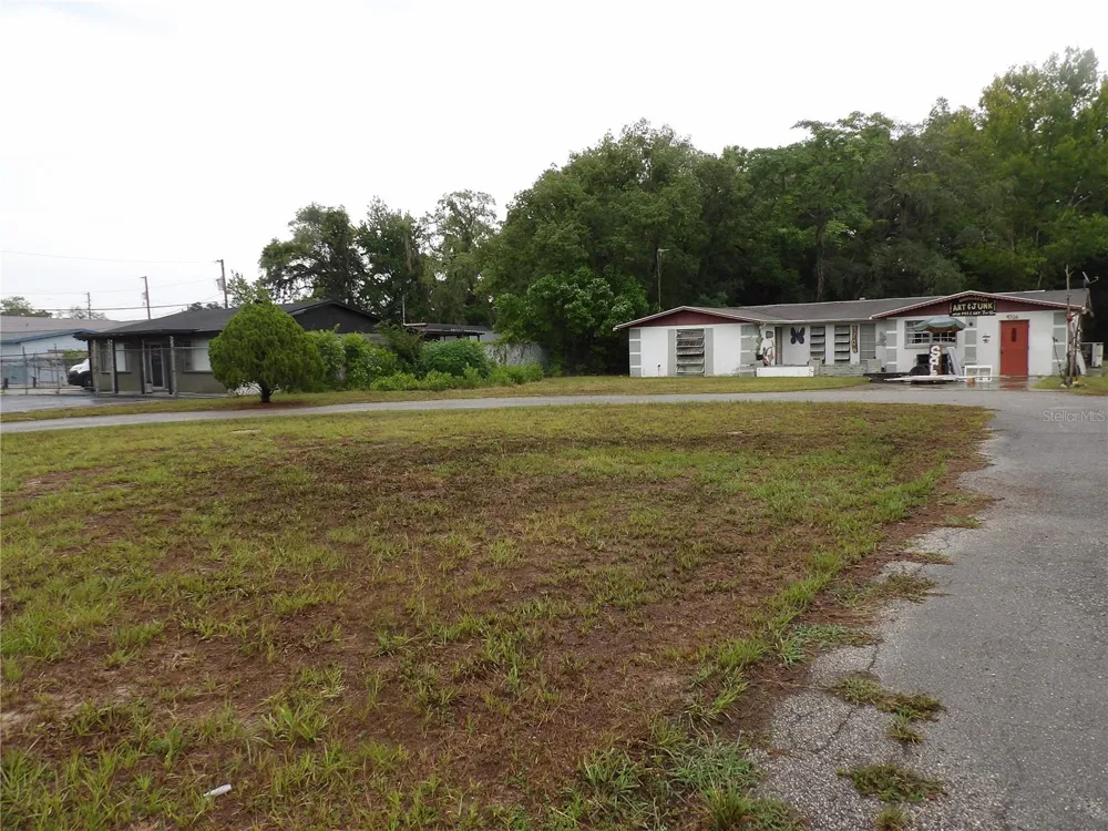 9706 MOON LAKE RD New Port Richey, FL 34654