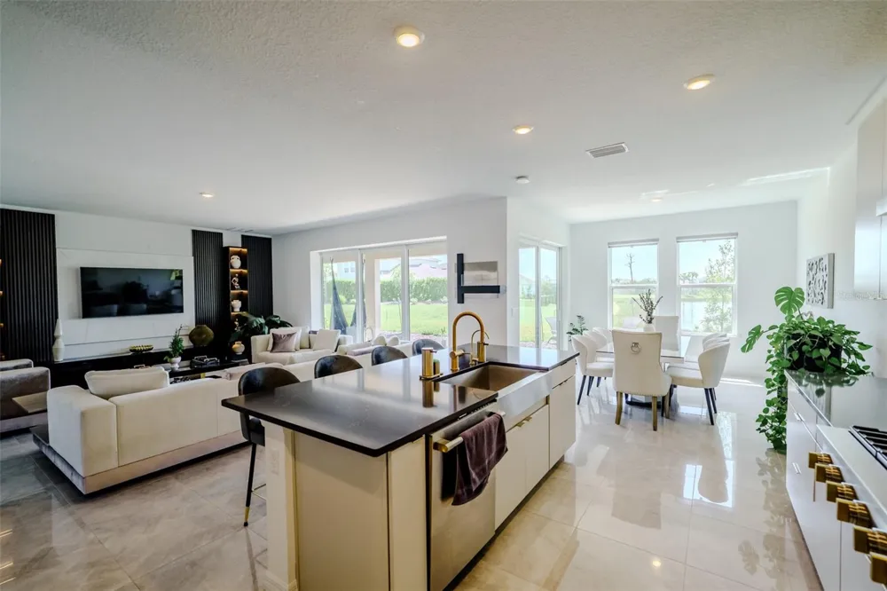 9121 RADIANT CIRCLE Sarasota, FL 34241