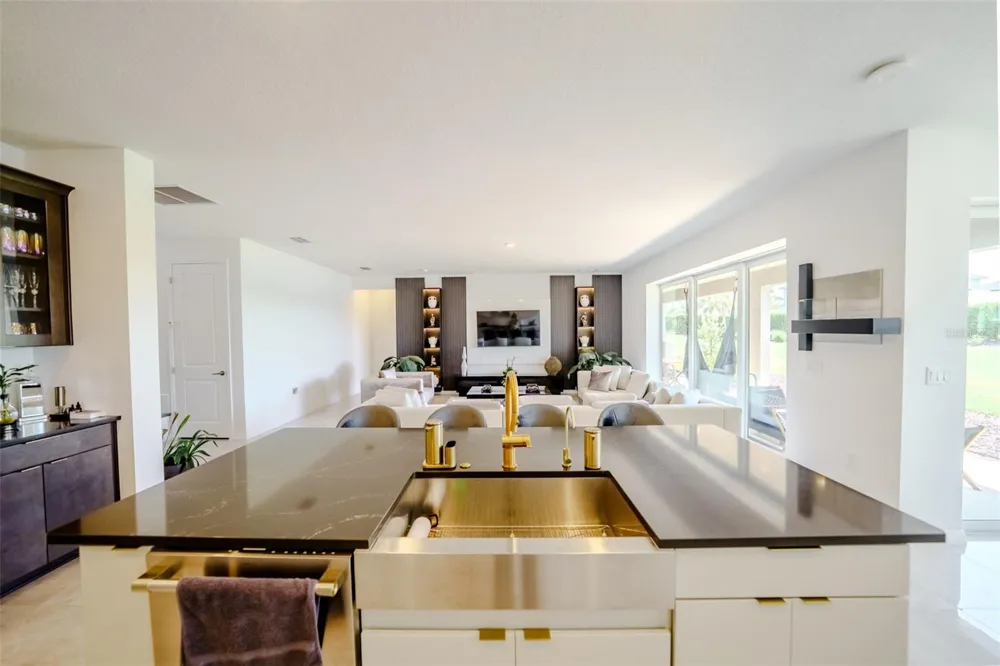9121 RADIANT CIRCLE Sarasota, FL 34241