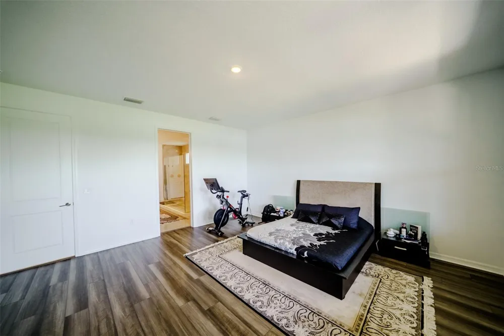 9121 RADIANT CIRCLE Sarasota, FL 34241