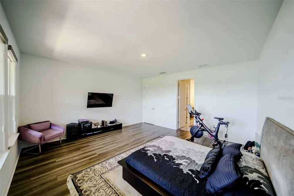 9121 RADIANT CIRCLE Sarasota, FL 34241