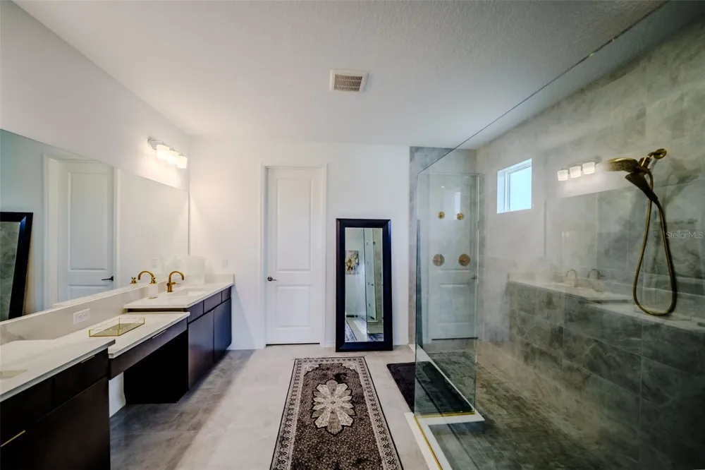 9121 RADIANT CIRCLE Sarasota, FL 34241