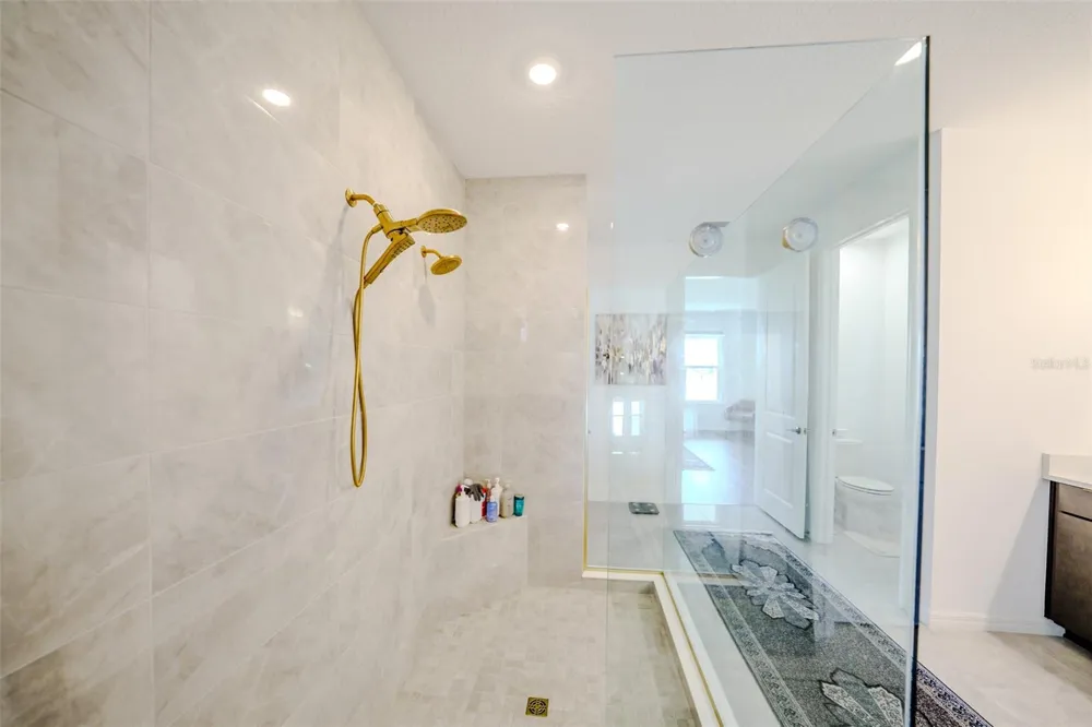 9121 RADIANT CIRCLE Sarasota, FL 34241