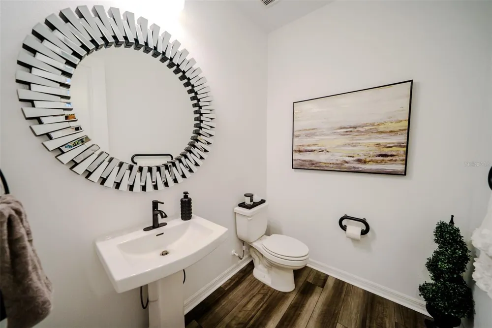 9121 RADIANT CIRCLE Sarasota, FL 34241