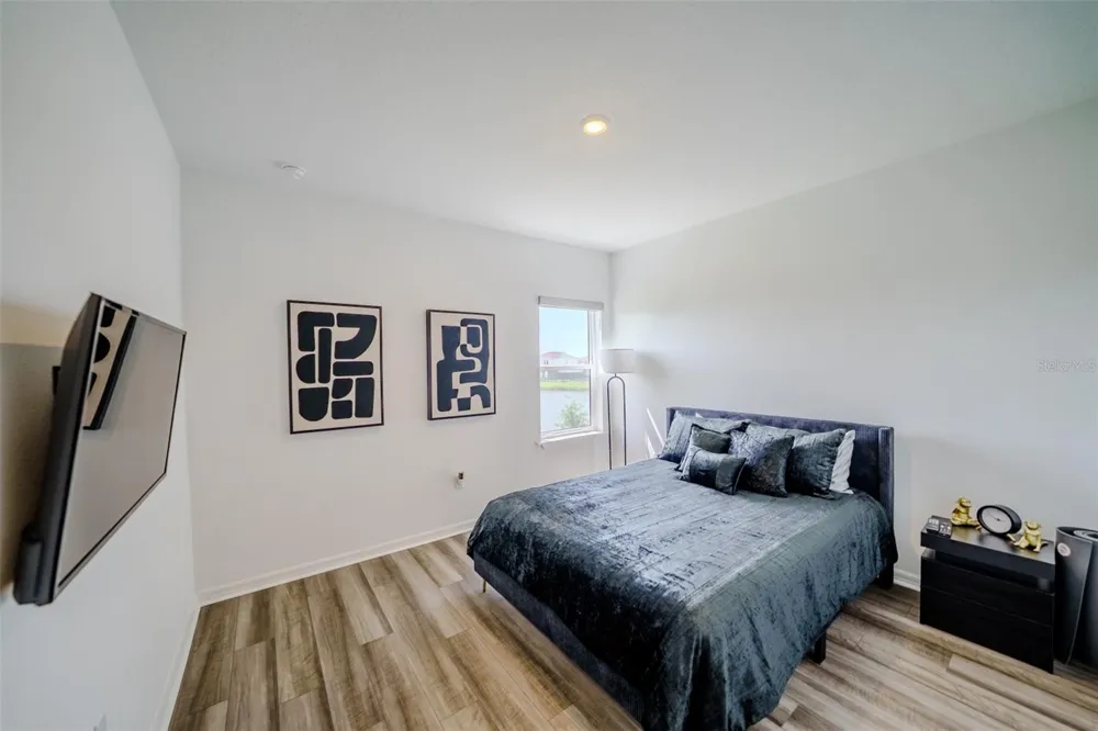 9121 RADIANT CIRCLE Sarasota, FL 34241