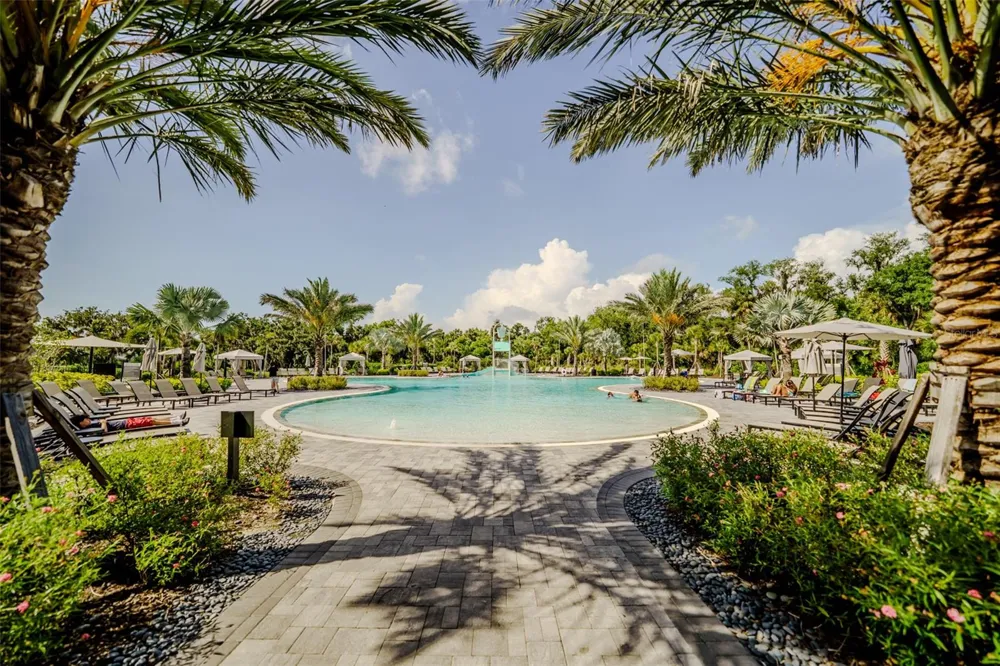 9121 RADIANT CIRCLE Sarasota, FL 34241