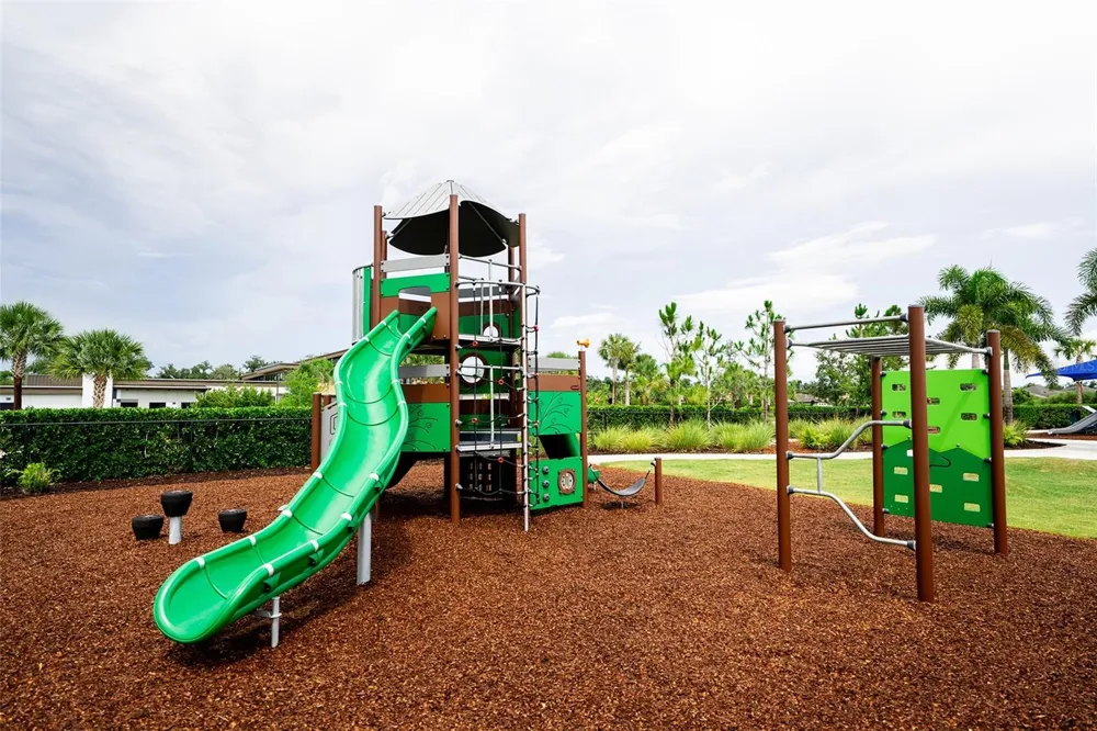 9121 RADIANT CIRCLE Sarasota, FL 34241