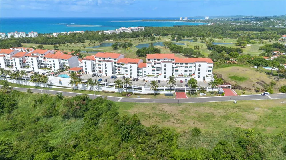 62 LAS VISTAS Rio Grande, PR 00745