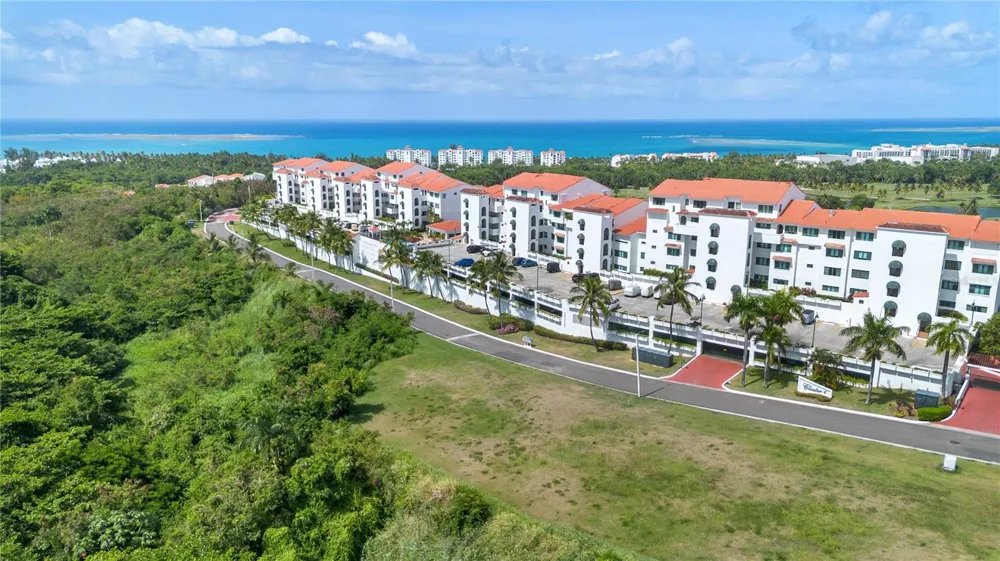 62 LAS VISTAS Rio Grande, PR 00745