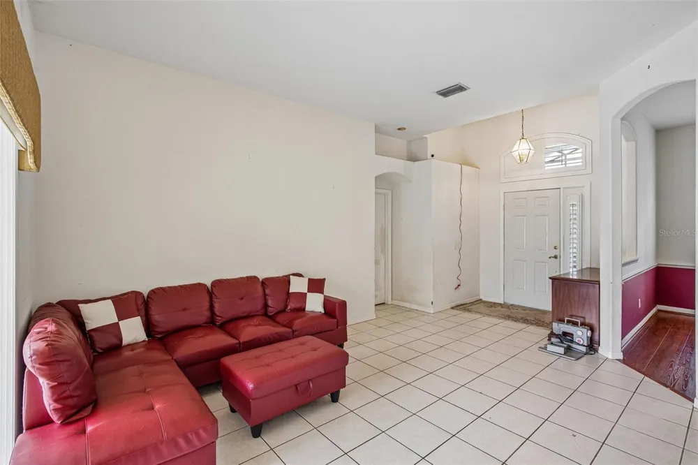 2302 TOWERING OAKS CIRCLE Seffner, FL 33584