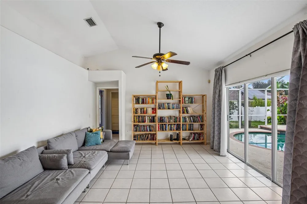 2302 TOWERING OAKS CIRCLE Seffner, FL 33584