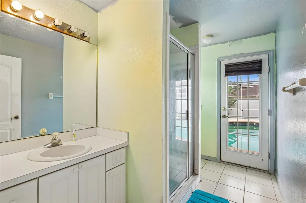 2302 TOWERING OAKS CIRCLE Seffner, FL 33584
