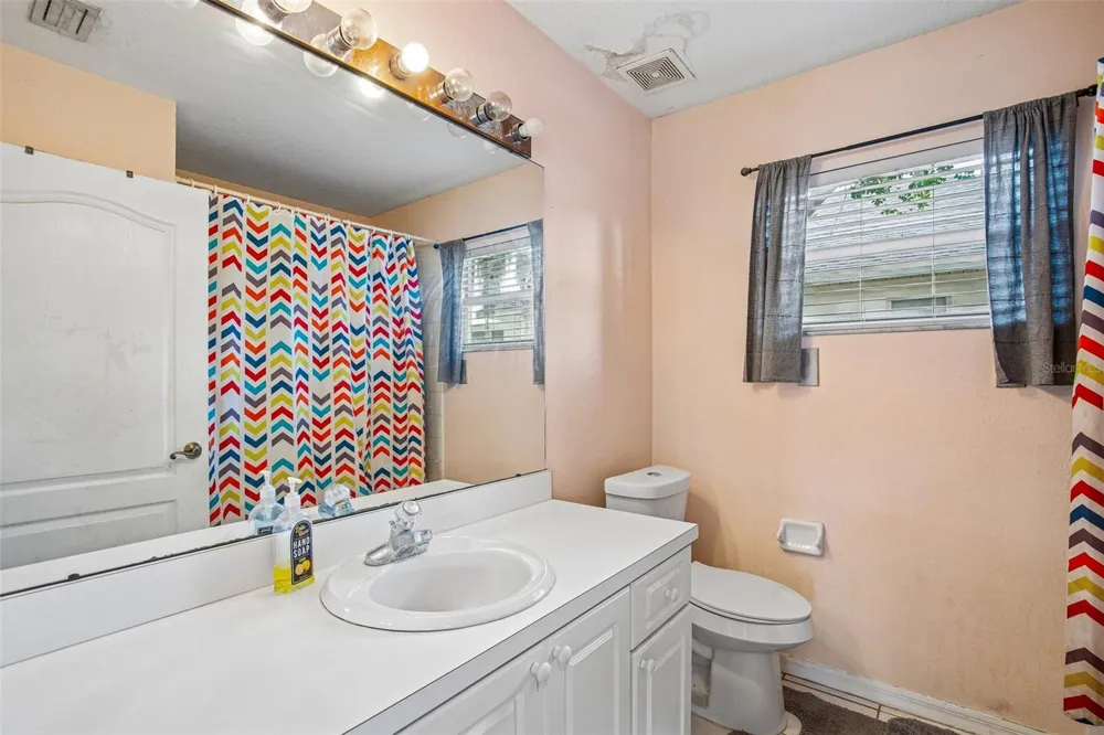 2302 TOWERING OAKS CIRCLE Seffner, FL 33584