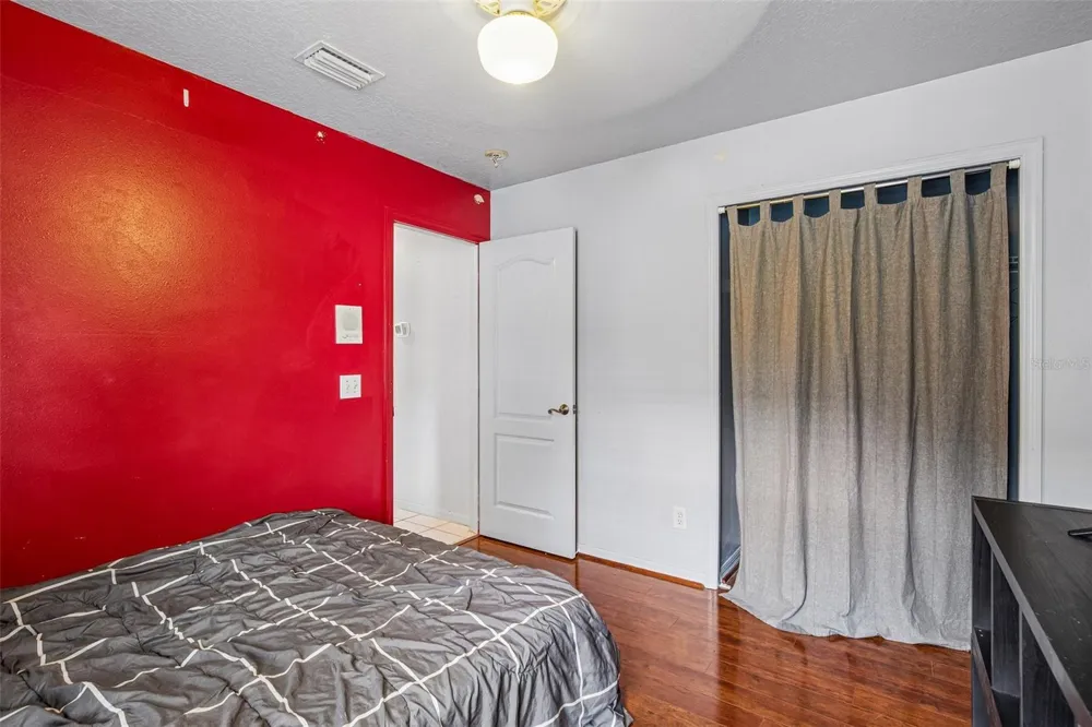 2302 TOWERING OAKS CIRCLE Seffner, FL 33584