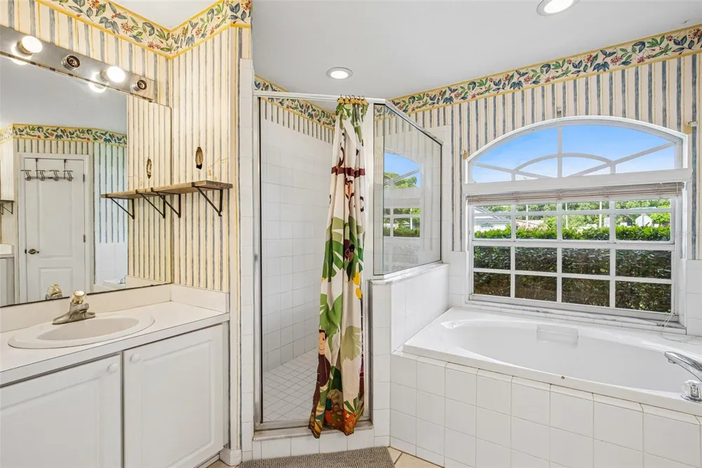 2302 TOWERING OAKS CIRCLE Seffner, FL 33584