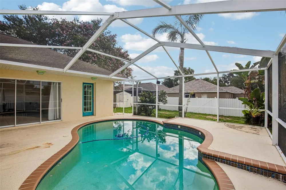 2302 TOWERING OAKS CIRCLE Seffner, FL 33584