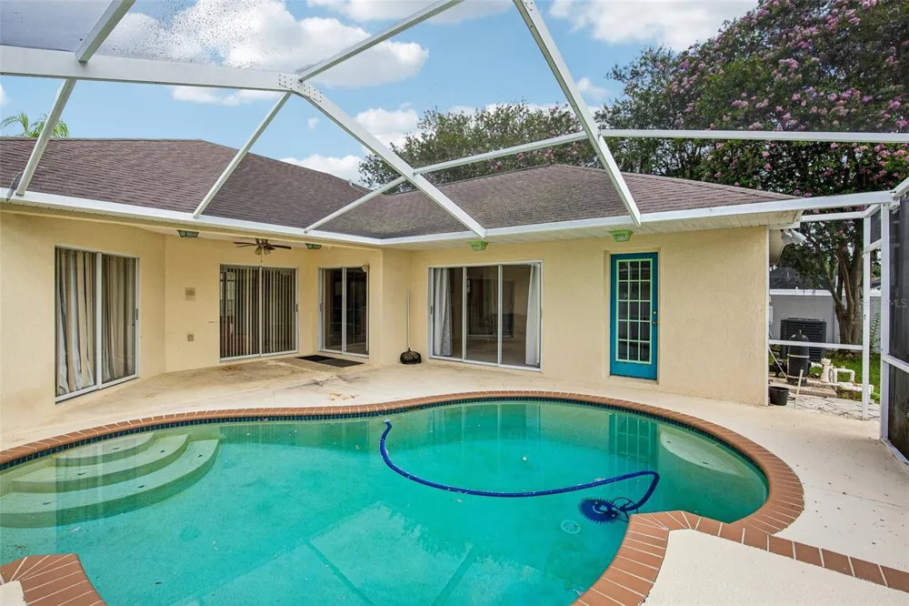 2302 TOWERING OAKS CIRCLE Seffner, FL 33584