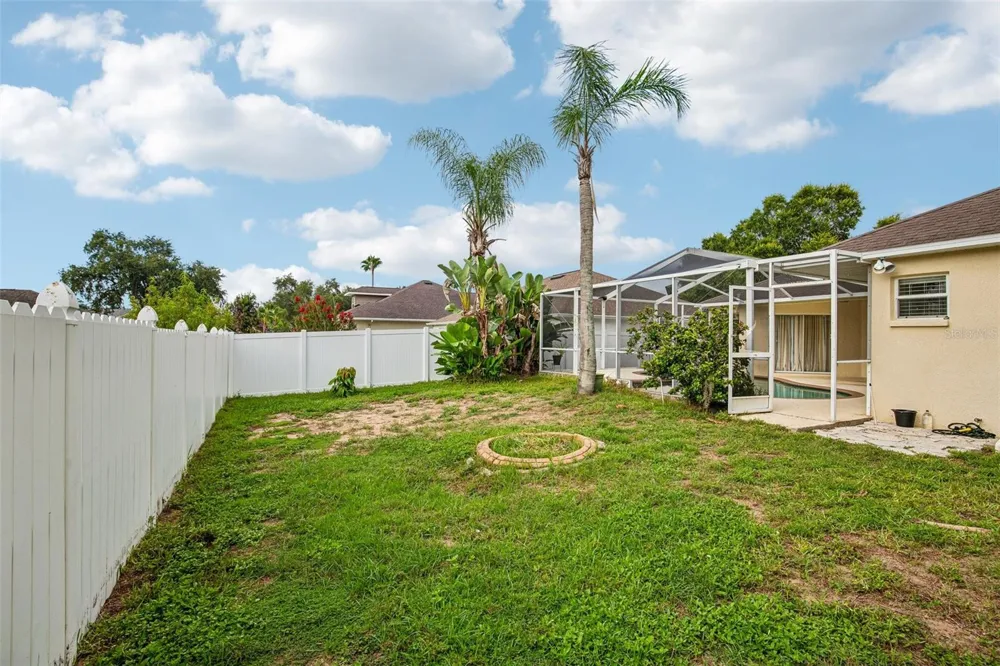 2302 TOWERING OAKS CIRCLE Seffner, FL 33584